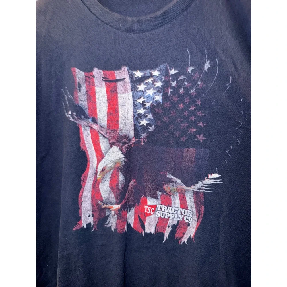 Tractor Supply Co TSC Mens Patriotic Eagle American Flag‎ Graphic T-Shirt Navy - Picture 2 of 4